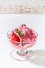 いちごのジェラート　Strawberry fruit gelato