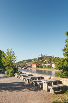 Festung Marienberg und alte Mainbr&uuml;cke in W&uuml;rzburg