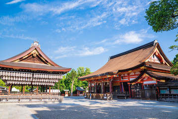 京都　八坂神社　本殿と舞殿