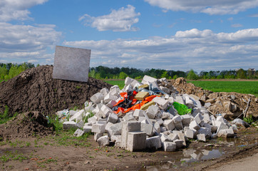 Unauthorized garbage collection, environmental pollution, violation of the law. Construction waste...