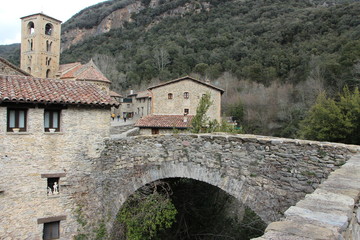 Obraz premium Postal del pueblecito de Beget en Girona