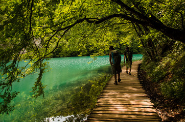 Discovering the beautiful hiding places of the plitvice lakes, Croatia