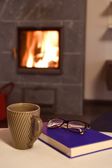 relax libro casa caminetto fuoco occhiali the caffè 