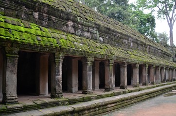 Colonnaded walk at angkor wat temple cambodia