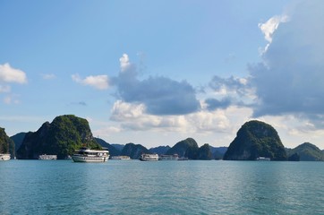 Obraz premium Boats at Halong Bay, Vietnam