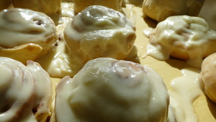 Sinnabon buns. Sinabon rolls with cream cheese. Sinabon - Homemade cinnamon baking