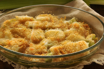 Sedano gratinato al formaggio ft0204_5630 Grated celery with cheese	