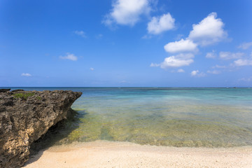 日本最南端、沖縄県波照間島の海岸