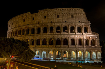Fototapeta na wymiar night photography colosseum ancient architecture historical showplace rome