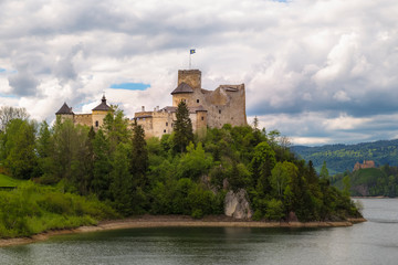 Fototapeta na wymiar The ancient Castle of Niedzica - Dunajec