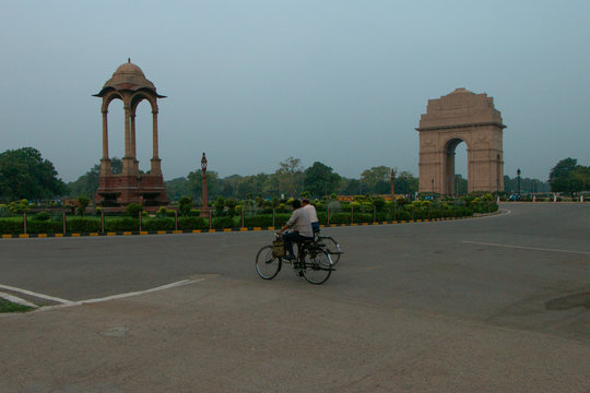 Sunrise At India Gate, New Delhi / Morning Cycling | Silhouette Of India Gate, Vijay Chowk, Sun Behind India Gate/ Empty India Gate, War Memorial