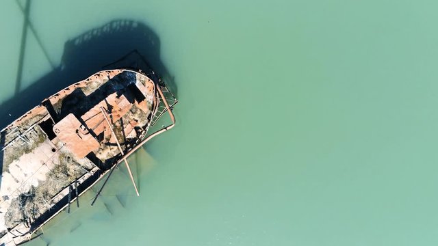 Back end rotation of rusty sunken ship