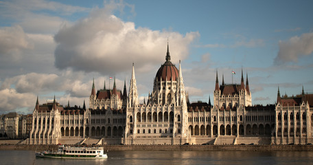 Fototapeta na wymiar Budapes Parliament