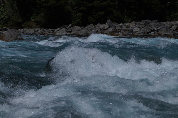 agua corriendo