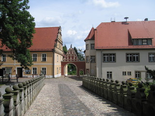 Schlosstor und Schlosshof Schloss Wiesenburg