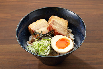 豚の角煮丼