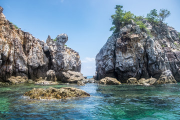 Fototapeta na wymiar Rock cliff emerald sea in lipe island