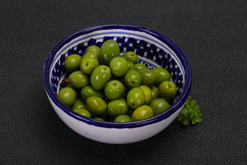 Green Campo Real olives in the bowl