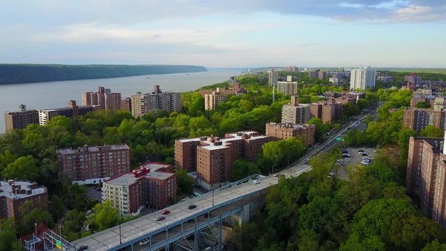 Descending on the Henry Hudson Parkway in the Bronx