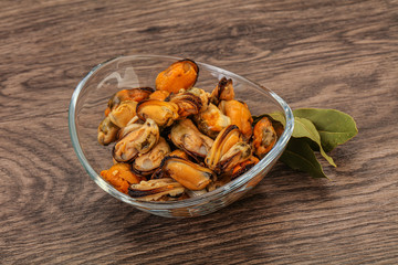 Pickled mussels in the bowl