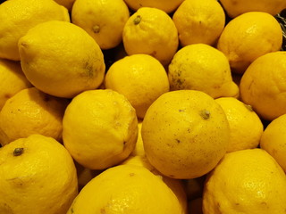 lemons in the market
