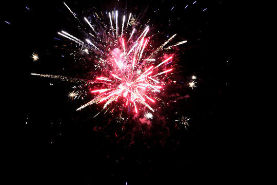 Pyrotechnia รูปภาพPirotecnia – เลือกดูภาพถ่ายสต็อก เวกเตอร์ และวิดีโอ1,313 | Adobe ...