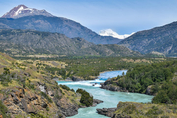 Naklejka na ściany i meble Confluencia de los ríos Baker y Nef visto desde la Carretera Austral en Chile