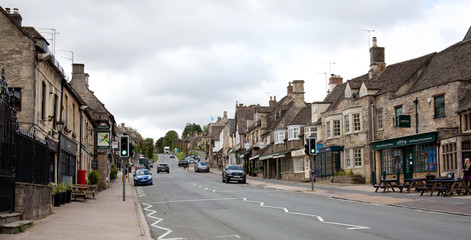 The High Street in Burford, West Oxfordshire, UK © Ben