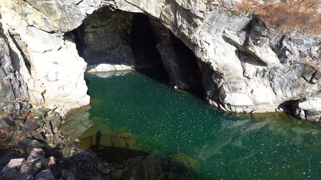 Early Paleozoic Deposits and Topography of Stream Erosion of Gumunso, Taebaek, South Korea