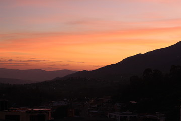 Atardecer en pueblo colombiano