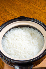炊きたての土鍋で炊いたごはん