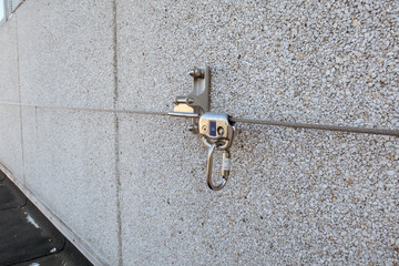 safety cable on the roof