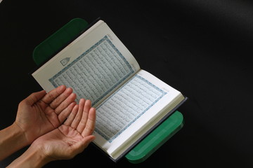 Al Qur'an, Islamic holy book