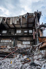 建築物件解体現場(許可済み且つ、既に存在しない物件です)　Demolition of buildings