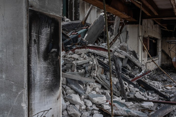 建築物件解体現場(許可済み且つ、既に存在しない物件です)　Demolition of...
