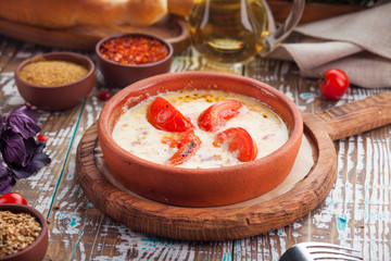 fried sulguni with tomatoes