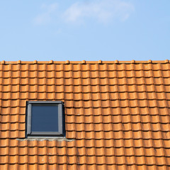 Hausdach mit Dachfenster, Nordrhein-Westfalen, Deutschland, Europa