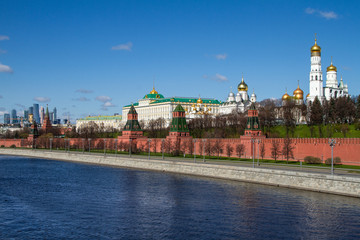 Obraz premium Covid-19, quarantine in Moscow, coronavirus in Russia. Empty streets without people.