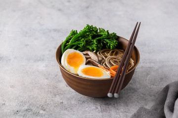 soba noodles with eggs