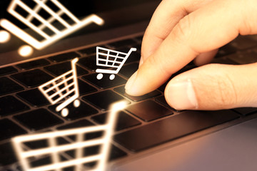 オンラインショッピングでの注文 Online shopping, internet purchases and e-commerce
