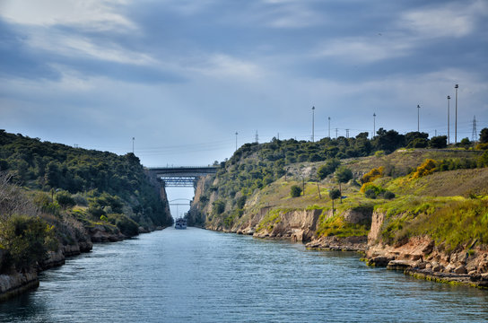 Corinth Canal, tidal waterway across the Isthmus of Corinth in Greece, joining the Gulf of Corinth with the Saronic Gulf