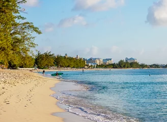 Deurstickers Seven Mile Beach, Grand Cayman Seven Mile Beach, West Bay, Grand Cayman, Kaaimaneilanden