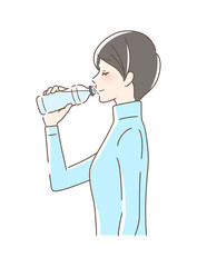 ペットボトルの水を飲む女性の横顔