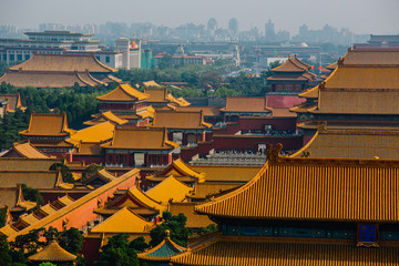 Fototapeta na wymiar The architecture of the Forbidden City in Beijing