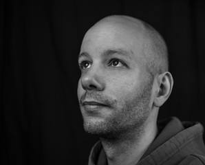 Autoportrait noir blanc