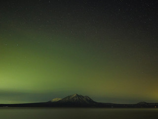 湖畔の夜空