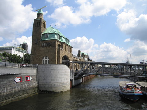 Landungsbrücken in Hamburg