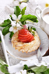 mini tartlet with cottage cheese and strawberry and cappuccino