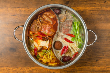 薬膳中華火鍋と専用鍋　Chinese hotpot and exclusive pan
