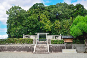 奈良県　野口王墓
